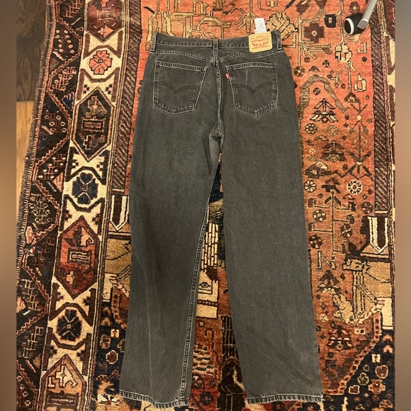 Levi’s Joe flush low rise jeans in black wide leg flattering jeans - Picture 2 of 2